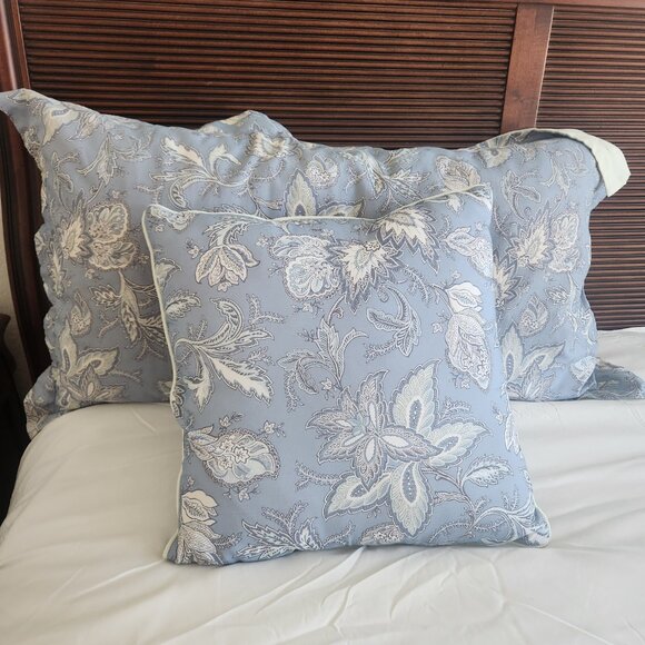 Pillow Sham King Set of 2 with 1 Matching Pillow Cotton Soft Blue Floral - Picture 1 of 4